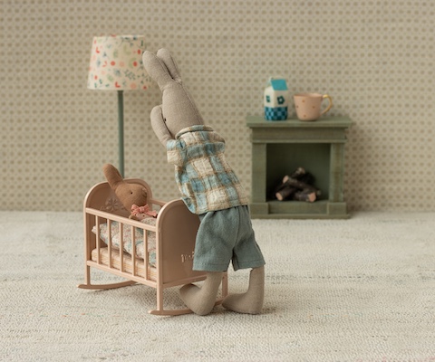 Rabbit Size 1 - Classic Shirt and Shorts